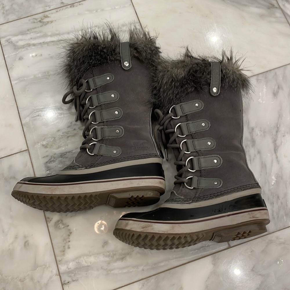 Joan of Arc Sorel boots